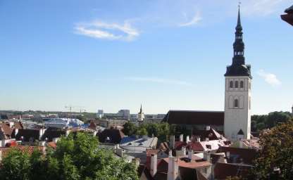 Reiseziele Europa - Blick über die Dächer Tallinns