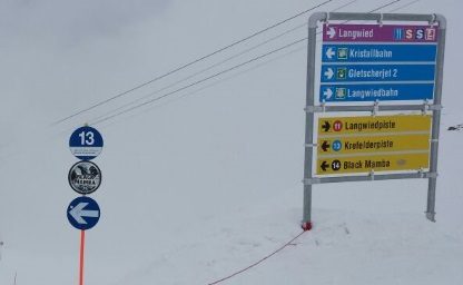 Wegweiser im Skigebiet Kitzsteinhorn